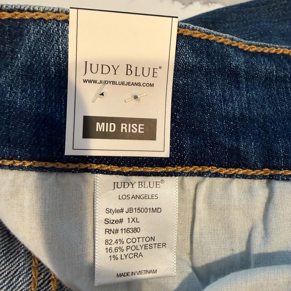Judy Blue Ripped Indigo Jean Shorts, 1XL - Picture 4 of 5